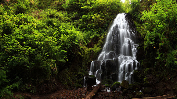 Fairy Falls located upstream from Wahkeena Falls  in the Columbia River Gorge, Oregon