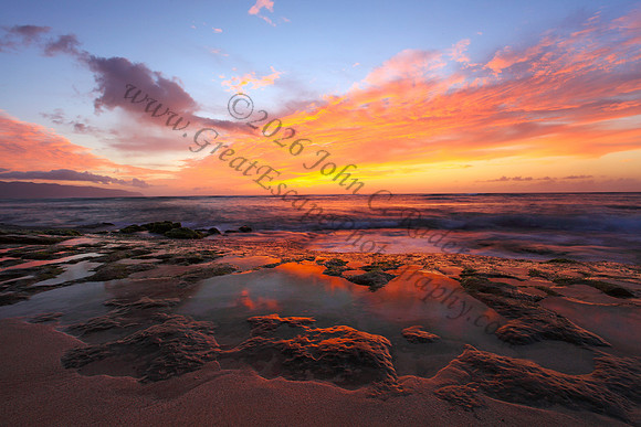 Sunset at Laniakea Beach Turtle beach, North Shore, Oahu, Hawaii