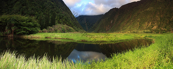 Hamakua coastline Waimanu Valley Waterfalls Big Island Hawaii